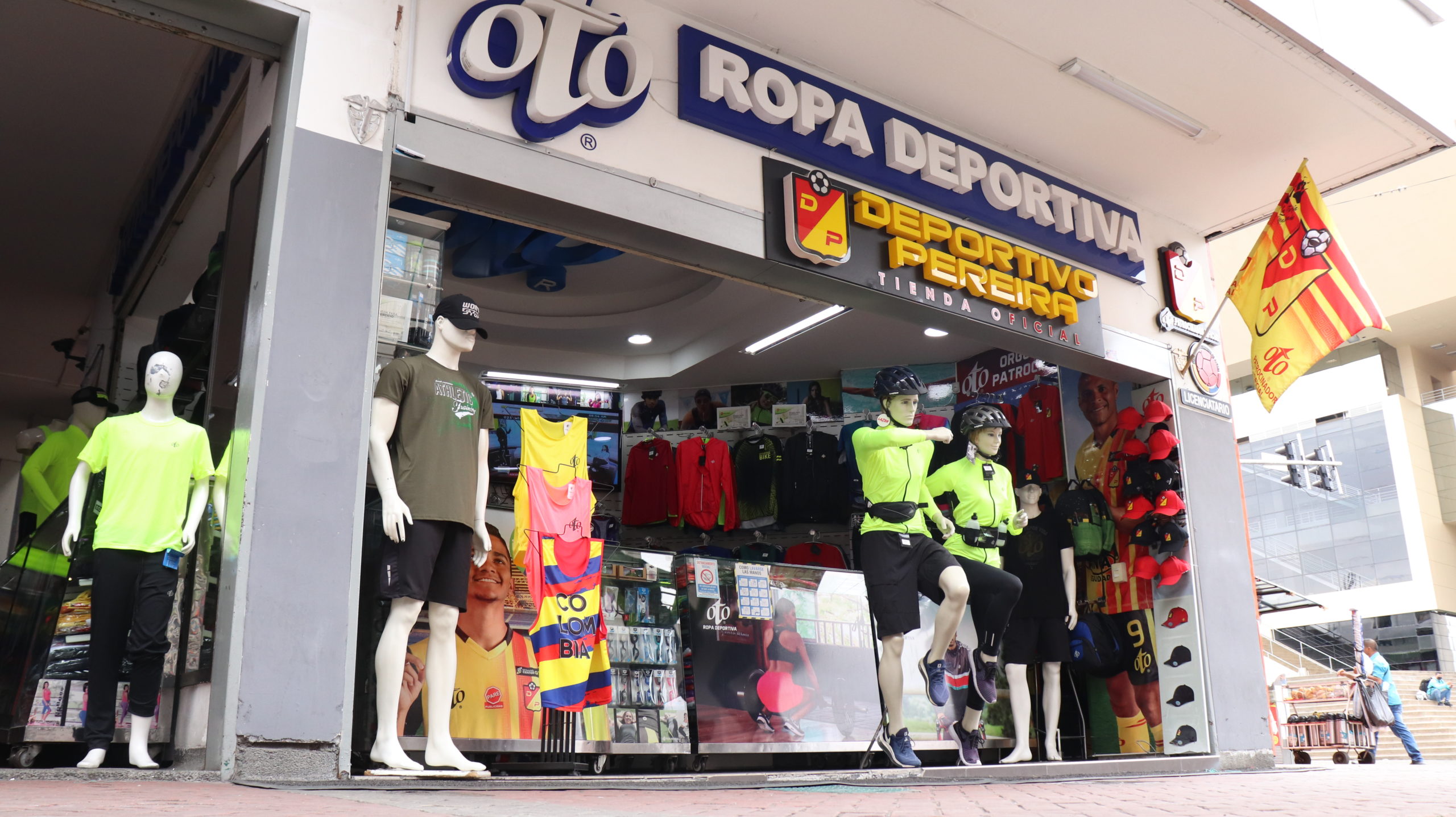 Oto Ropa Deportiva - Centro Comercial La Gran Esquina